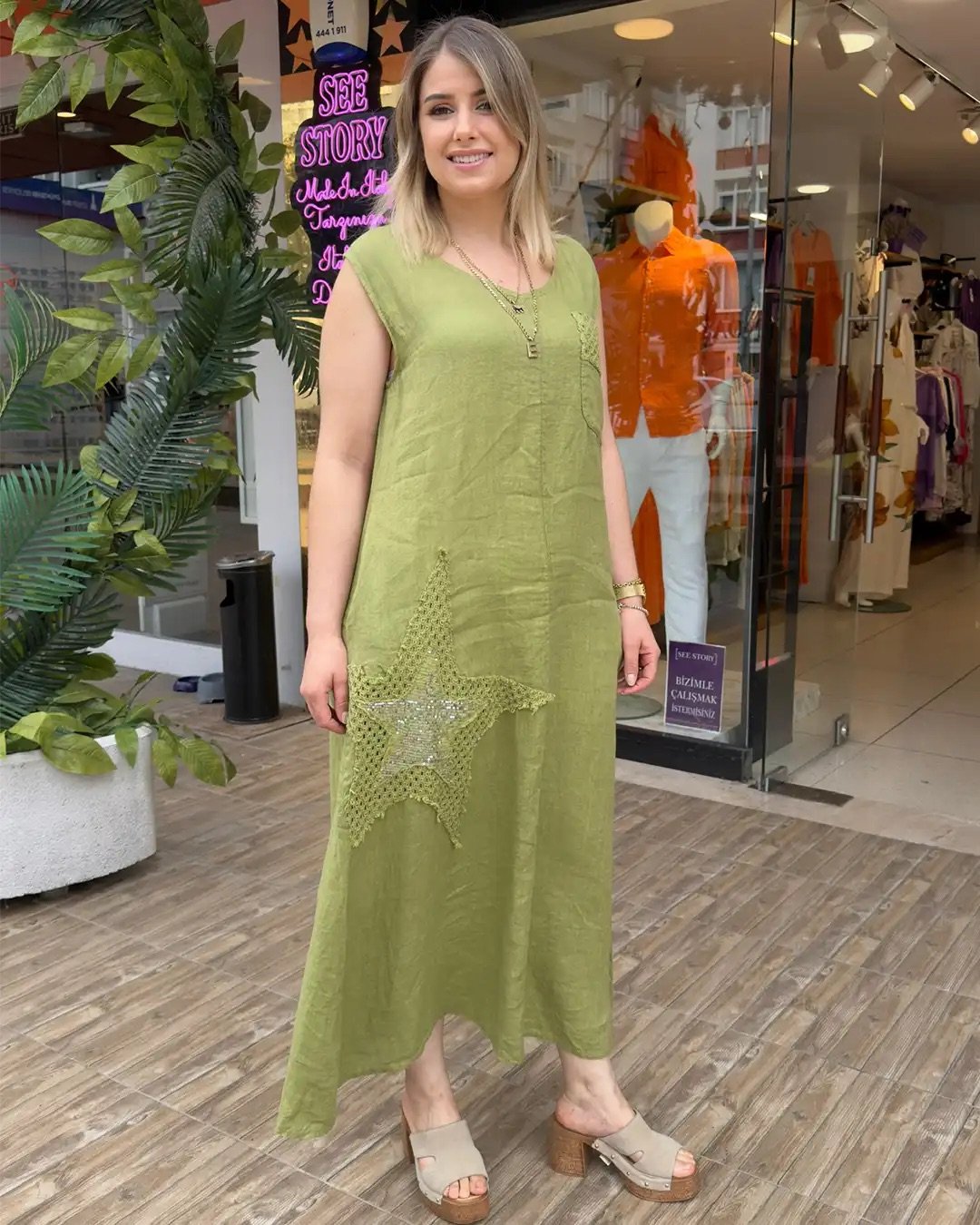 İtalyan Yıldız Nakışlı Payetli Keten Elbise (38-46 Beden Uyumlu)