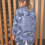 İtalyan Kamuflaj Desenli Sırtı Payet Detaylı Kapüşonlu Ceket - Mavi