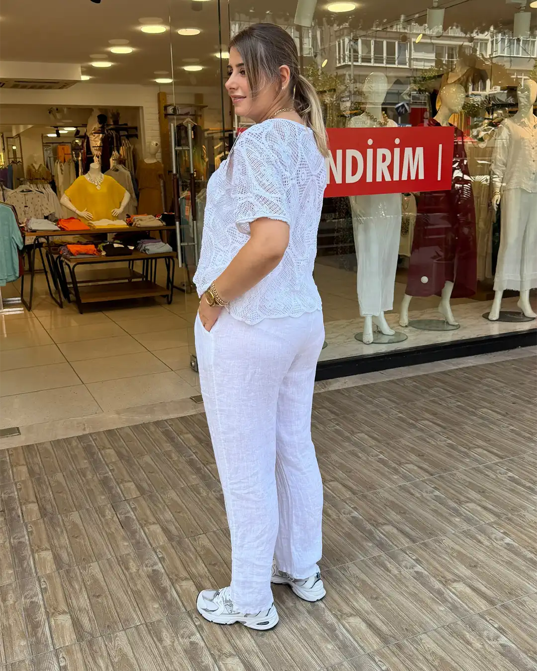 İtalyan Dantel Detaylı Örgü Bluz İtalyan Dantel Detaylı Örgü Bluz - Görsel 2