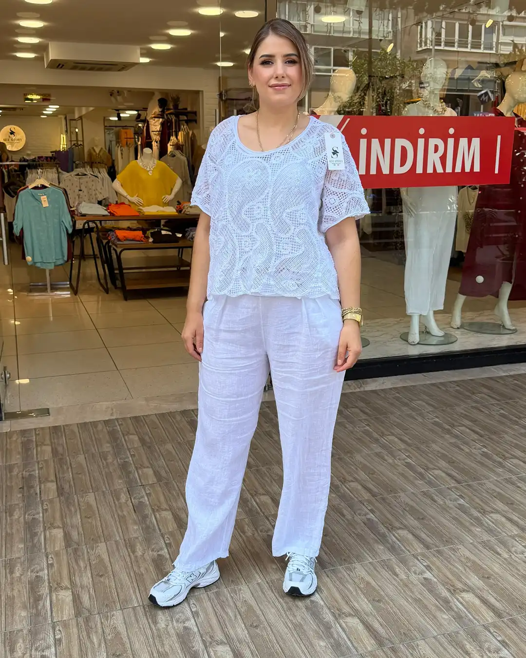 İtalyan Dantel Detaylı Örgü Bluz İtalyan Dantel Detaylı Örgü Bluz - Görsel 3