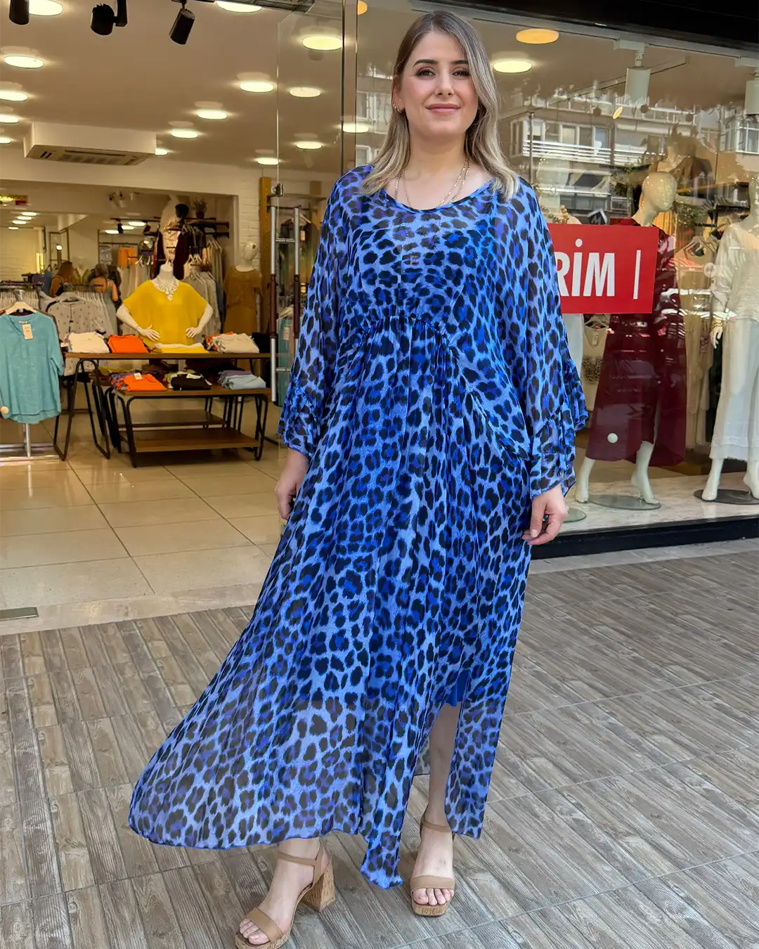 İtalyan Leopar Desenli Beli Lastikli Astarlı İpek Elbise (38-50 Uyumlu) İtalyan Leopar Desenli Beli Lastikli Astarlı İpek Elbise (38-50 Uyumlu)