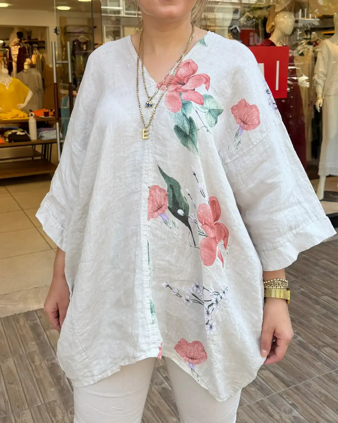 İtalyan Linen Keten V Yaka Çiçek Desenli Bluz İtalyan Linen Keten V Yaka Çiçek Desenli Bluz - Görsel 3