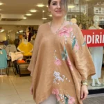 İtalyan Linen Keten V Yaka Çiçek Desenli Bluz - Taba