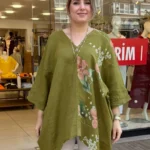 İtalyan Linen Keten V Yaka Çiçek Desenli Bluz - Yağ Yeşil